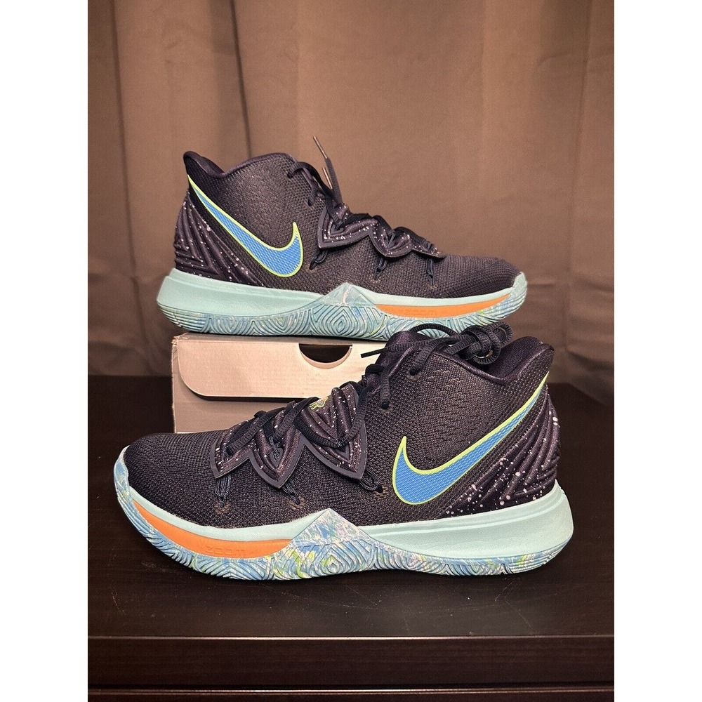 New-NIKE KYRIE 5 UFO MENS ATHLETIC SHOES BASKETBALL BLUE MID Sz 10.5 AO2918-400